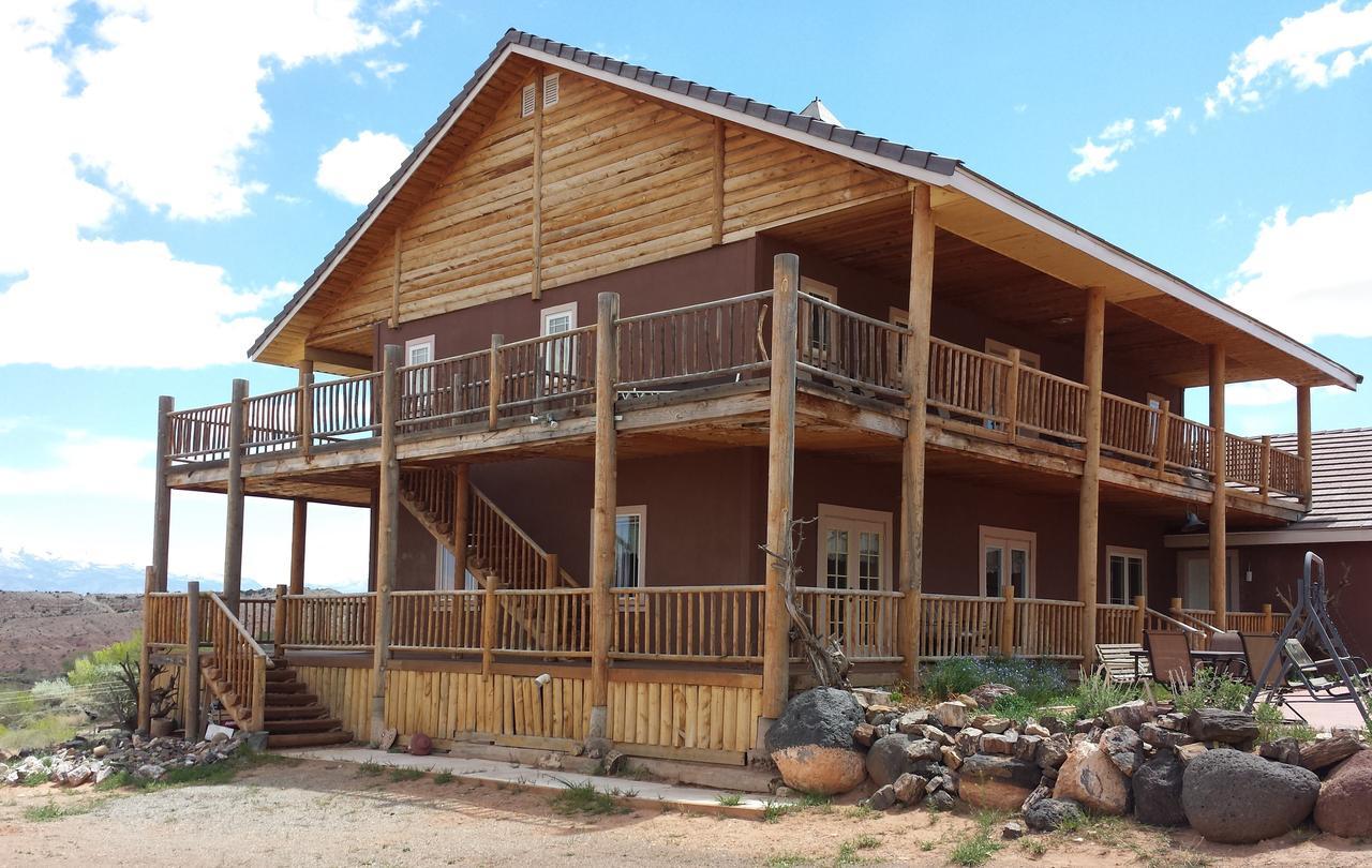 Sunlit Oasis Bed & Breakfast Notom ภายนอก รูปภาพ